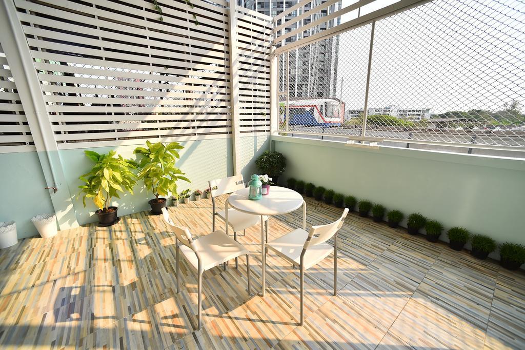 Take A Rest Hotel Bangkok Exterior photo